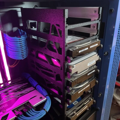 Khay HDD hot swappable (hot swappable HDD cage) dùng SATA panel mount