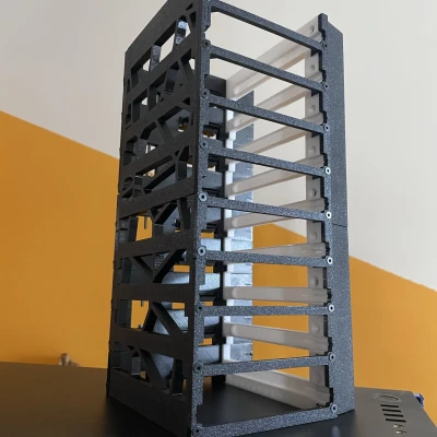 Khay HDD hot swappable (hot swappable HDD cage) dùng SATA panel mount