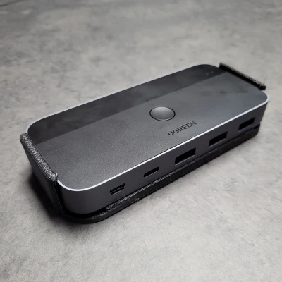 Giá gắn USB KVM UGREEN CM662 (kèm remote) dưới bàn