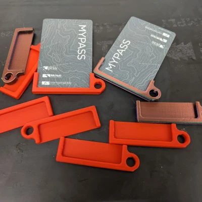 Kẹp dây đeo cho thẻ (Card lanyard clip)