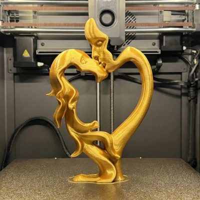 Hai Gương Mặt Hôn Nhau Tạo Hình Trái Tim Trừu Tượng - STL Valentine