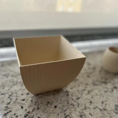 Chậu Cây Vuông Bo Cong (Square Planter with Curved Sides)