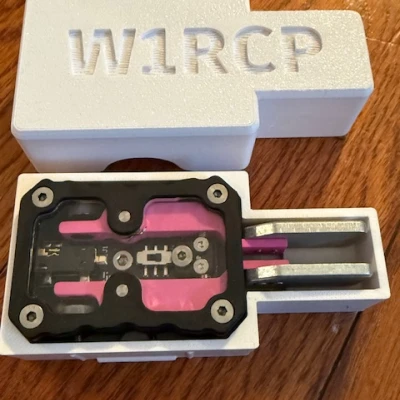 Hộp đựng key Modern Morse Nameless hiện đại kèm ngăn giữ dụng cụ