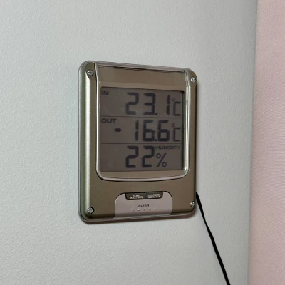 Móc dán treo đồ (dạng tim) bằng băng keo hai mặt