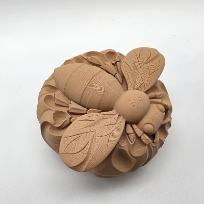 Tượng Ong Mật (Honey Bee Sculpture)