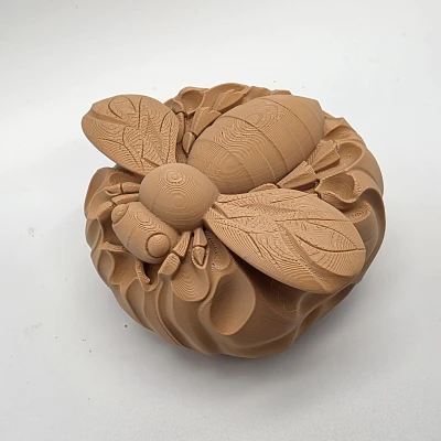Tượng Ong Mật (Honey Bee Sculpture)