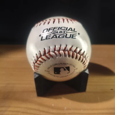 Đế Trưng Bày Bóng Chày (Baseball Display Stand)