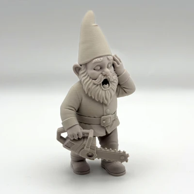 Chainsaw Garden Gnome – Chú lùn cầm cưa xích