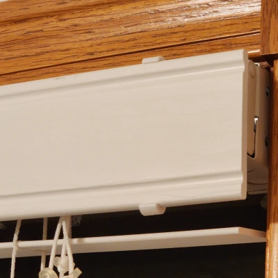 Kẹp cho thanh che (valence) của rèm cửa sổ